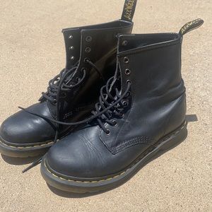 DOC MARTENS